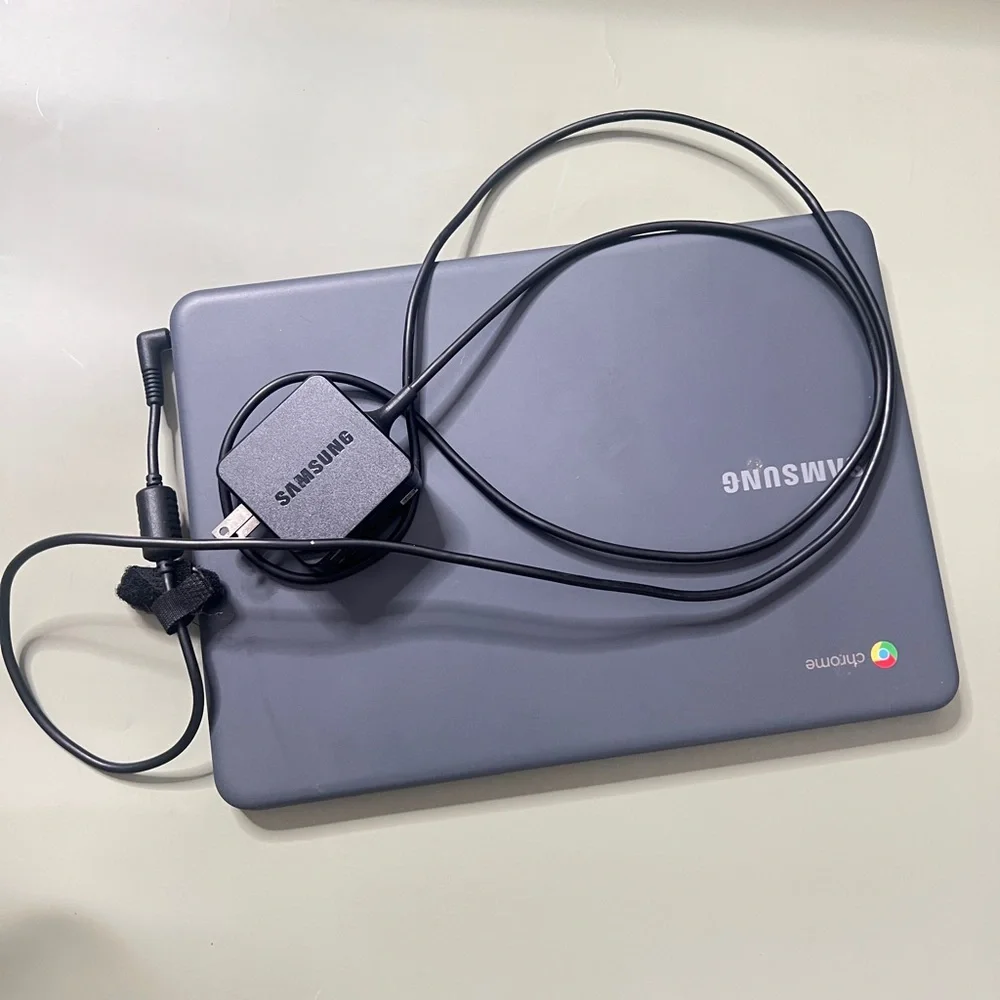 Samsung Chromebook with Charger in Dark Gray